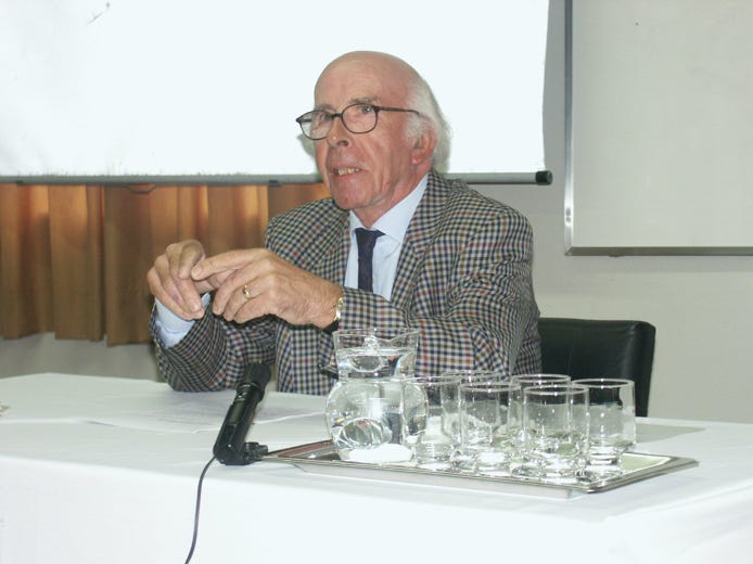 Dr. Alfons Weller.EST-São Leopoldo. IV Internationales Symposium Kirchenmusik und Brasilianische Kultur 2002